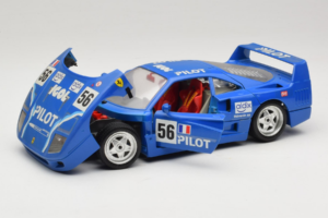 Ferrari F40 Pilot #56 Sinine Bburago 1:18 3332-BL1 Metall - pilt 2/8