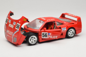Ferrari F40 #56 Pilot Punane 1987 Bburago 1:18 3332-P2 Metall - pilt 2/8