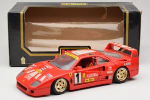 Ferrari F40 Pirelli Agip #1 Ferrari Club Italia Punane Bburago 1:18 3032-P2 Metall - pilt 8/8