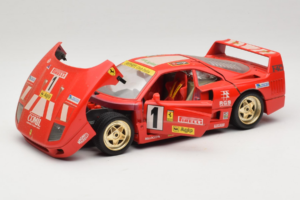 Ferrari F40 Evoluzione #1 Pirelli Agip Punane Kuldiste Ratastega 1992 Bburago 1:18 3042-P2 Metall - pilt 2/8