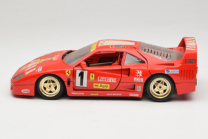 Ferrari F40 Evoluzione #1 Pirelli Agip Punane Kuldiste Ratastega 1992 Bburago 1:18 3042-P2 Metall - pilt 4/8