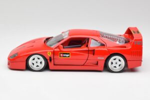 Ferrari F40 Punane Bburago 1:18 3332 Metall - pilt 4/8