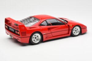 Ferrari F40 Punane Kyosho 1:18 08416R2 Metall - pilt 4/10