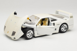 Ferrari F40 Valge Bburago 1:18 3332-W4 Metall - pilt 2/8