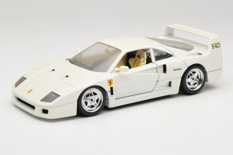 Ferrari F40 Valge Bburago 1:18 3332-W4 Metall