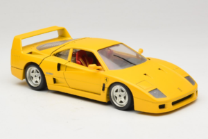 Ferrari F40 Kollane Bburago 1:18 3032-Y1 Metall - pilt 6/8