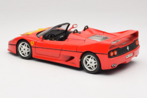 Ferrari F50 Kabriolett 50 Jahre Ferrari 24 Jahre Bburago FMC Punane Bburago 1:18 3352-P1 Metall - pilt 7/8