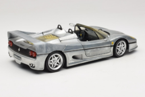 Ferrari F50 Kabriolett Chrome Silver Piiratud Väljaanne Hot Wheels 1:18 25741 Metall - pilt 3/8