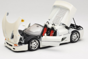 Ferrari F50 Kabriolett Valge Bburago 1:18 3352-W1 Metall - pilt 2/8