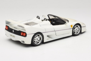 Ferrari F50 Kabriolett Valge Bburago 1:18 3352-W1 Metall - pilt 3/8