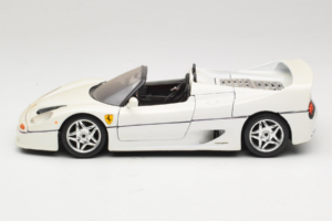 Ferrari F50 Kabriolett Valge Bburago 1:18 3352-W1 Metall - pilt 4/8
