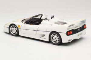 Ferrari F50 Kabriolett Valge Bburago 1:18 3352-W1 Metall - pilt 7/8