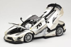 Ferrari FXX-K Evo #70 Valge Bburago 1:18 18-16012 Metall - pilt 2/8