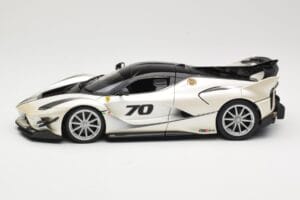 Ferrari FXX-K Evo #70 Valge Bburago 1:18 18-16012 Metall - pilt 4/8