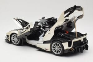Ferrari FXX-K Evo #70 Valge Bburago 1:18 18-16012 Metall - pilt 5/8