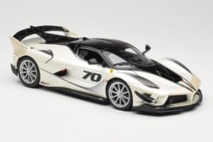 Ferrari FXX-K Evo #70 Valge Bburago 1:18 18-16012 Metall - pilt 6/8