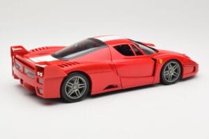 Ferrari FXX Punane Hot Wheels 1:18 310801 Metall - pilt 3/8