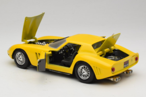 Ferrari 250 GTO Kollane Guiloy 1:18 67525 Metall - pilt 5/8