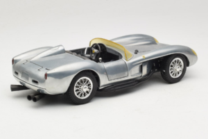 Ferrari Testa Rossa Chrome Silver Hot Wheels 1:18 25737 Metall - pilt 3/8