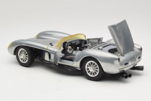 Ferrari Testa Rossa Chrome Silver Hot Wheels 1:18 25737 Metall - pilt 5/8