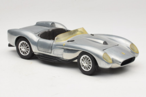 Ferrari Testa Rossa Chrome Silver Hot Wheels 1:18 25737 Metall - pilt 6/8