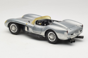 Ferrari Testa Rossa Chrome Silver Hot Wheels 1:18 25737 Metall - pilt 7/8
