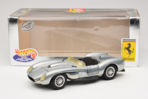 Ferrari Testa Rossa Chrome Silver Hot Wheels 1:18 25737 Metall - pilt 8/8