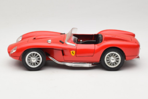 Ferrari 250 Testa Rossa Punane Bburago 1:18 3007-P2 Metall - pilt 4/8