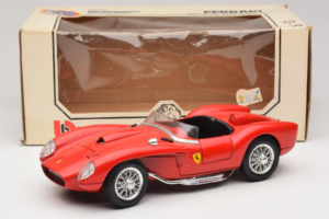 Ferrari 250 Testa Rossa Punane Bburago 1:18 3007-P2 Metall - pilt 8/8