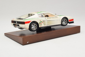 Ferrari Testarossa Italia 90 Valge Bburago 1:18 3059-W1 Metall - pilt 4/8