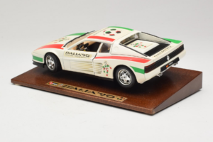 Ferrari Testarossa Italia 90 Valge Bburago 1:18 3059-W1 Metall - pilt 6/8