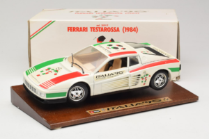Ferrari Testarossa Italia 90 Valge Bburago 1:18 3059-W1 Metall - pilt 8/8