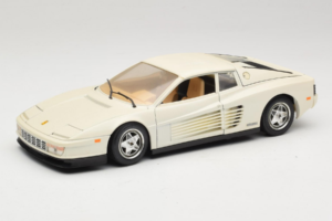 Ferrari Testarossa Valge Bburago 1:18 3019-W1 Metall