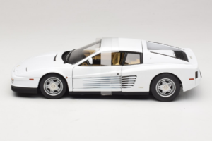 Ferrari Testarossa Valge Miami Vice Hot Wheels 1:18 P9904 Metall - pilt 3/6