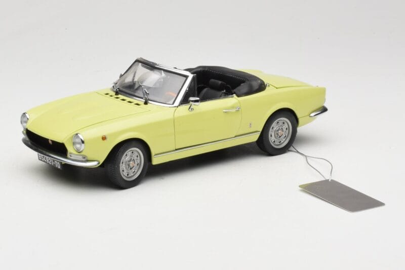 Fiat 124 Spider BS1 Kollane Sun Star 1:18 4921 Metall