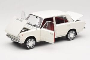 Fiat 124 Valge IXO 1:18 18CMC205OP Metall - pilt 2/8