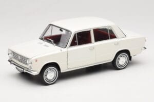 Fiat 124 Valge IXO 1:18 18CMC205OP Metall