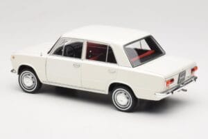 Fiat 124 Valge IXO 1:18 18CMC205OP Metall - pilt 7/8