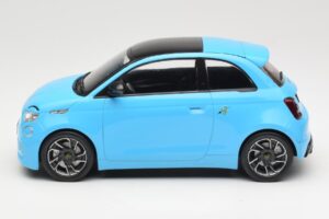 Abarth 500e Sinine IXO 1:18 MCG18499 Metall - pilt 3/6