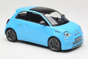 Abarth 500e Sinine IXO 1:18 MCG18499 Metall - pilt 4/6