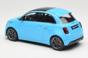 Abarth 500e Sinine IXO 1:18 MCG18499 Metall - pilt 5/6