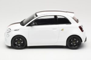 Abarth 500e Valge IXO 1:18 MCG18497 Metall - pilt 3/6