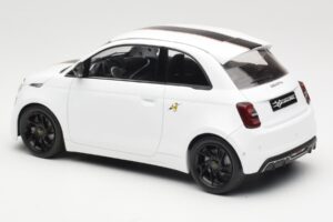 Abarth 500e Valge IXO 1:18 MCG18497 Metall - pilt 5/6