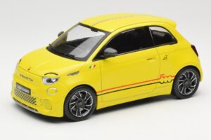 Abarth 500e Kollane IXO 1:18 MCG18498 Metall