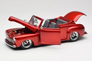 Ford Cabriolet Red Metallic Road Signature 1:18 30028 Metall - pilt 2/8
