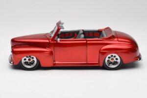 Ford Cabriolet Red Metallic Road Signature 1:18 30028 Metall - pilt 4/8