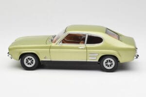 Ford Capri Mk1 Heleroheline Metallic Minichamps 1:18 18008900 Metall - pilt 4/8