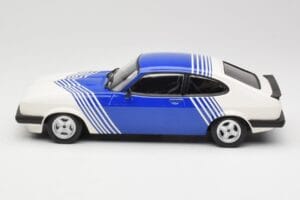 Ford Capri Mk2 3.0 Valge Siniste Triipudega Minichamps 1:18 155788600 Metall - pilt 3/6
