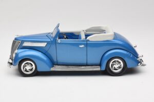 Ford Kabriolett Sinine Road Signature 1:18 92238 Metall - pilt 4/8