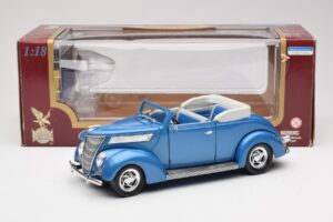 Ford Kabriolett Sinine Road Signature 1:18 92238 Metall - pilt 8/8